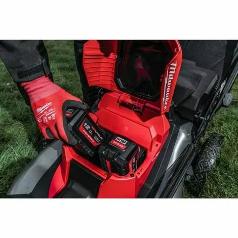 .MILWAUKEE. Tondeuse à Gazon Autotractée 53 Cm à Double Batterie 12Ah M18 FUEL Milwaukee M18F2LM53-122 7 .MILWAUKEE. Tondeuse à Gazon Autotractée 53 Cm à Double Batterie 12Ah M18 FUEL Milwaukee M18F2LM53-122 – Image 5